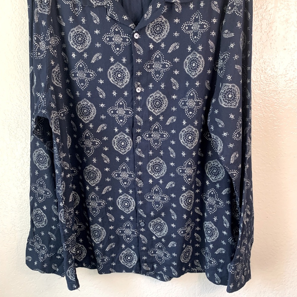 Abercrombie & Fitch Blue Paisley Casual Button Down Long Sleeve Shirt Size XL - Picture 4 of 8